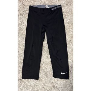 NICE WOMEN Nike Pro dri-fit black 3/4 leggings women's sz XS GOOD CONDITION
